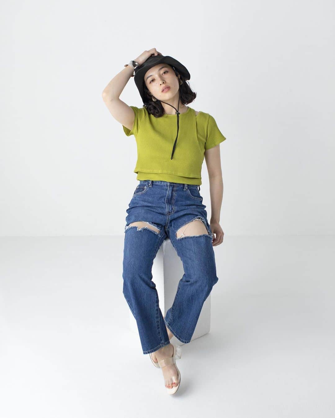 のインスタグラム：「ㅤㅤㅤㅤㅤㅤㅤㅤㅤㅤㅤㅤㅤ ✔︎damage denim straight pants ¥3,299(tax in) size:S/M/L ✔︎slit center press pants ¥3,299(tax in) size:F ✔︎denim high-waist slouch pants ¥3,299(tax in) size:S/M ✔︎daily straight denim pants ¥3,299(tax in) size:S/M/L ✔︎denim high-waist flare pants ¥3,299(tax in) size:S/M  ㅤㅤㅤㅤㅤㅤㅤㅤㅤㅤㅤㅤㅤㅤㅤㅤㅤ @megumu_offi  ㅤㅤㅤㅤㅤㅤㅤㅤㅤㅤㅤㅤㅤ #WEGO #WEGOMagazine #spring #summer #fashion #ladies #レディース #デニム #デニムパンツ #デニムコーデ #シャツ #Tシャツ #ジャケット #ビスチェ #denim #denimpants #denimstyle」