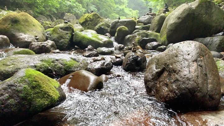 DJ SOULJAHのインスタグラム：「Kawa.No.Nagare.No.Yo!Ni 🚣🏽‍♂️ #下り隊 #高千穂峡 #天岩戸神社と天安河原 #1年前 #GOURMET」