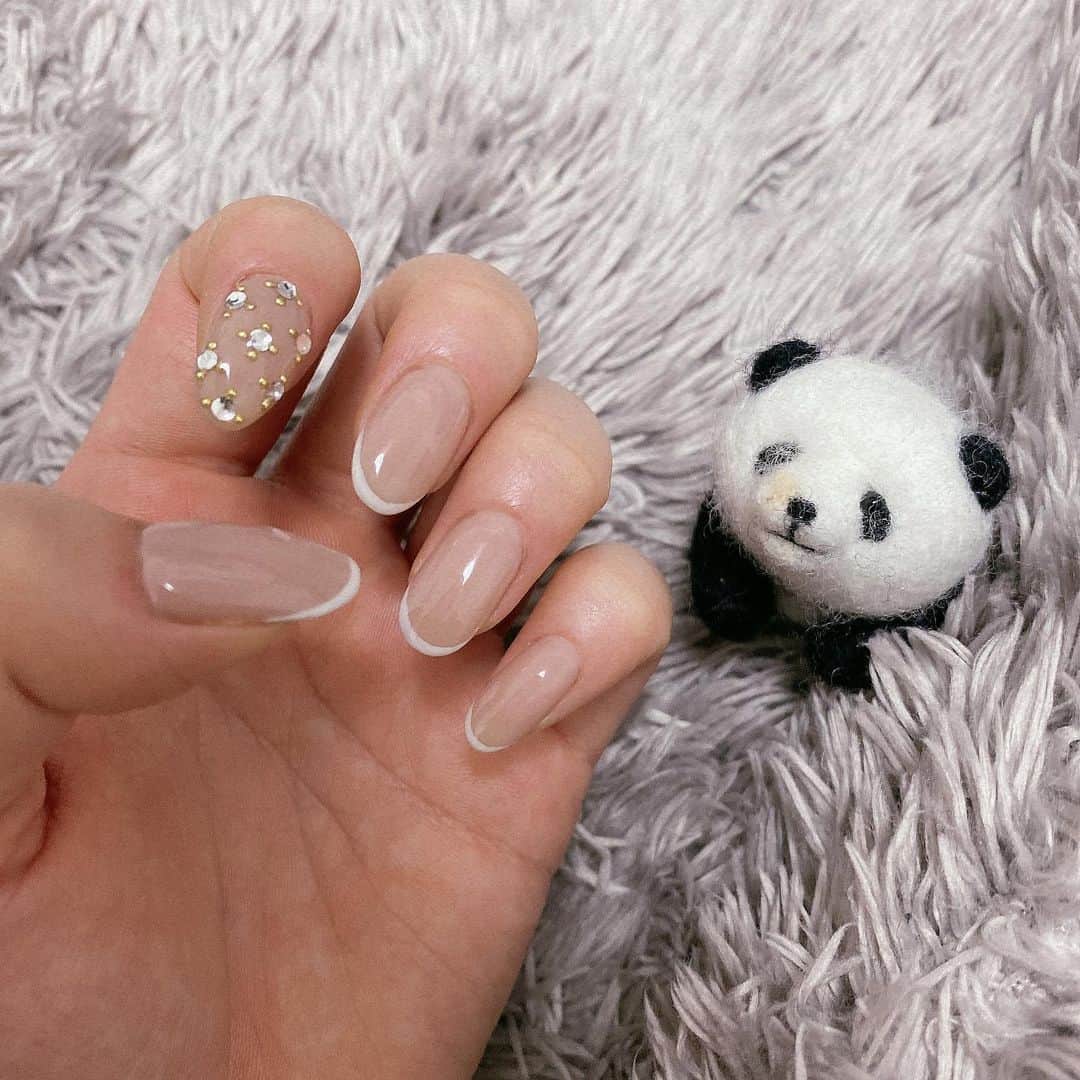 辰巳さくら さくてん さんのインスタグラム写真 辰巳さくら さくてん Instagram 今回のネイルデザイン めちゃくちゃ気に入ってる 上品で シンプル 手に馴染むカラーだから 手が綺麗に見えるのさ 嬉しい フレンチネイルデザイン フレンチ ライン