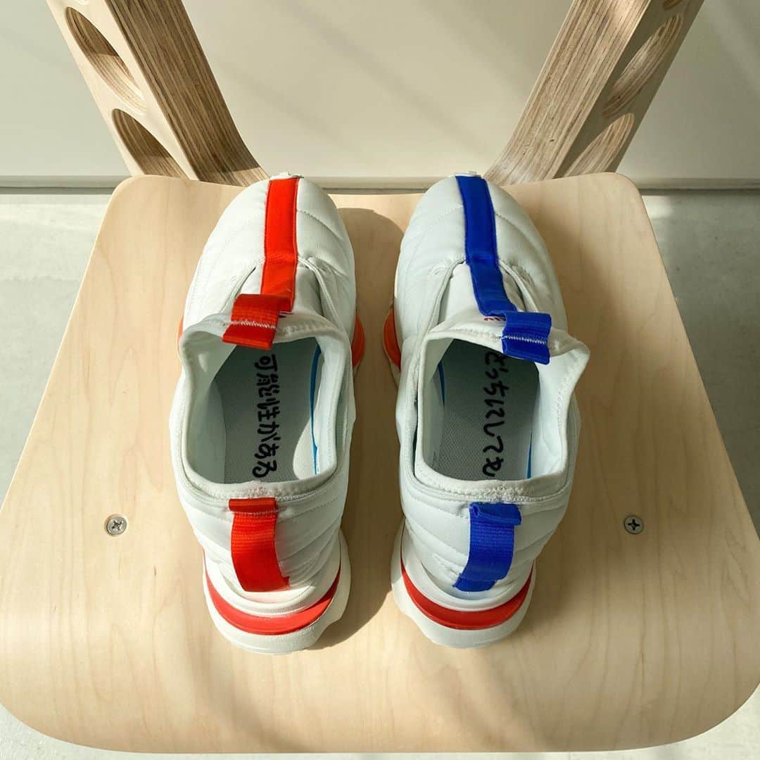VERBALのインスタグラム：「ちょっと萎えることがあって凹んでましたが、箱から出したNike IDのインソールのメッセージを見たら、なんだか救われました(笑) Nikeさん、ありがとうございます！I was having a bad one but the message on the insoles made my day💪🏻Thank you @nike @niketokyo 🙏🏻」