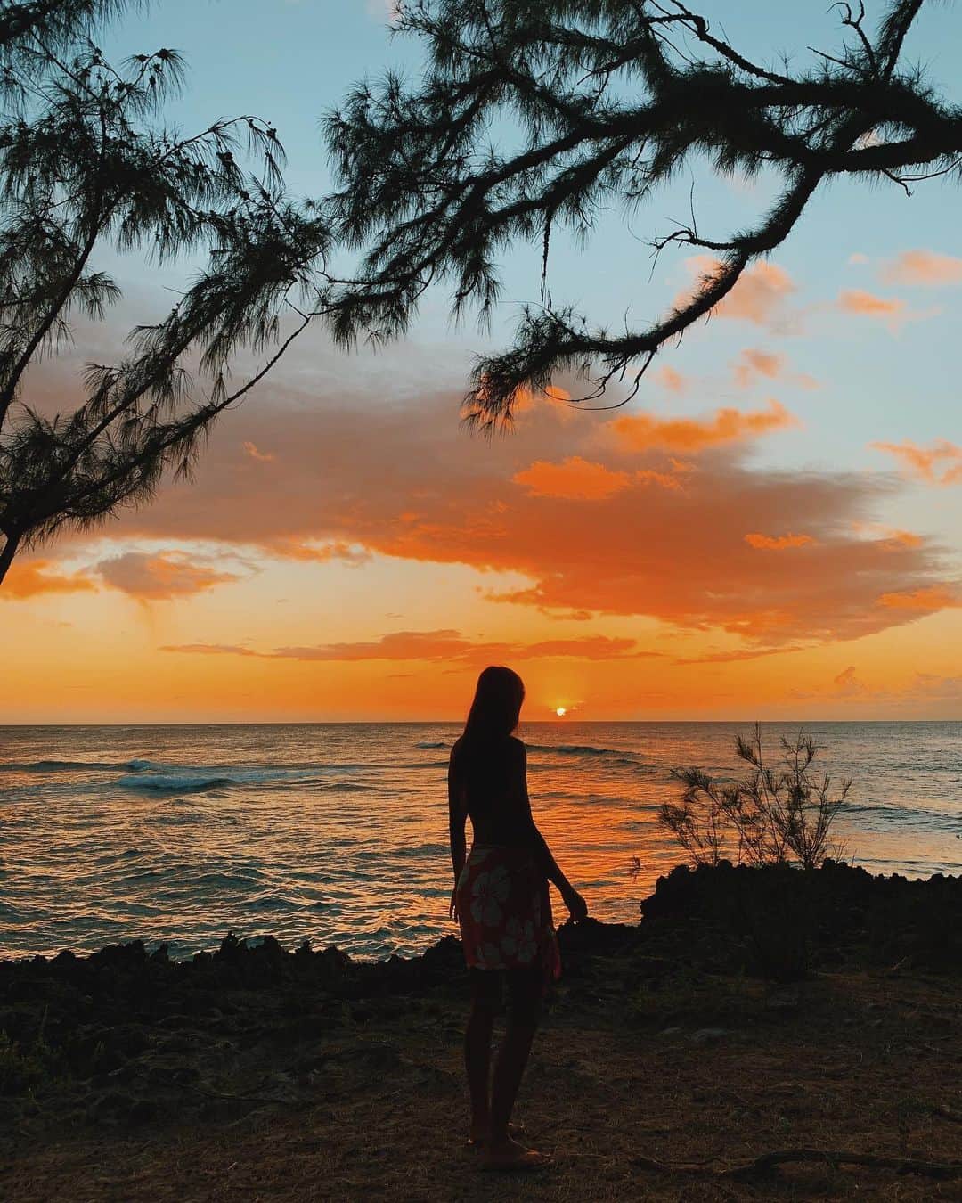 マリア・マーフィーのインスタグラム：「Another magical sunset 💖  @makaimcnamara」