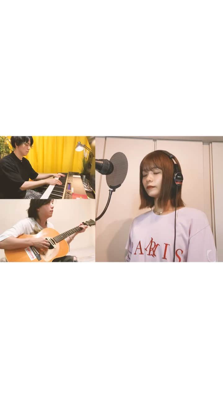 足立佳奈のインスタグラム：「この夏は、いつもよりずっと、あっという間に過ぎていくような気がして。 早く会いたいな。 気持ちを、 歌に込めました。 #今だから届けたい歌」