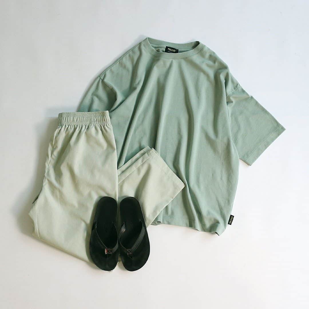 JOURNAL STANDARD relumeさんのインスタグラム写真 - (JOURNAL STANDARD relumeInstagram)「#MintGray﻿ 今夏一押しカラー『ミントグレー』﻿ ﻿ JOURNAL STANDARD relumeは今年、『ミントグレー』カラーに注目！！﻿ ﻿ 梅雨の時期、空はグレーで気分もグレーなんてことにならないために、『ミントグレー』を身にまとってキブンを上げましょう！！﻿ ﻿ 『ミントグレー』とはグリーン味の強いグレーのこと。﻿ ﻿ JOURNAL STANDARD relume デザイナーの佐藤が名付けたカラーカテゴリーです。﻿ ﻿ そんな『ミントグレー』のアイテムを取り入れた、爽快感のあるコーディネートをご紹介するBlogも公開中！﻿ https://baycrews.jp/blog/detail/3119140﻿ ﻿ ﻿ #mintgray﻿ #ミントグレー﻿ #peanuts﻿ #palmertradingcompany﻿ #journalstandardrelume﻿ #relume﻿ #relume_casual﻿ #relume_basic﻿ #relume_unisex」6月27日 15時30分 - js_relume