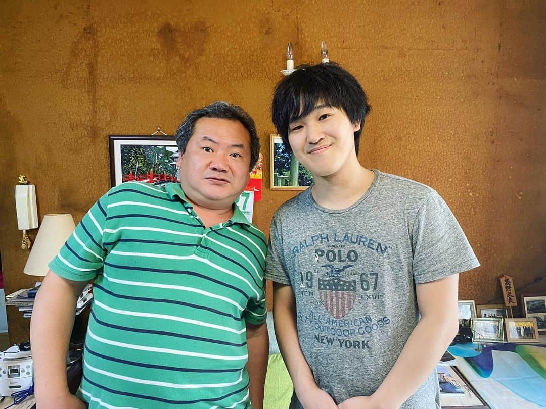 秋山燿平さんのインスタグラム写真 - (秋山燿平Instagram)「大家知道他嗎？他是廣東話最好的日本人Mora先生。好多香港fans留言給我他的專訪影片說希望我找他一起交流。今天我完成這個任務了！他對廣東話的發音非常講究，帶著很大的熱情教日本人廣東話。之後希望會有機會拍他的訪談影片。 #廣東話」6月27日 15時30分 - ya.polyglot