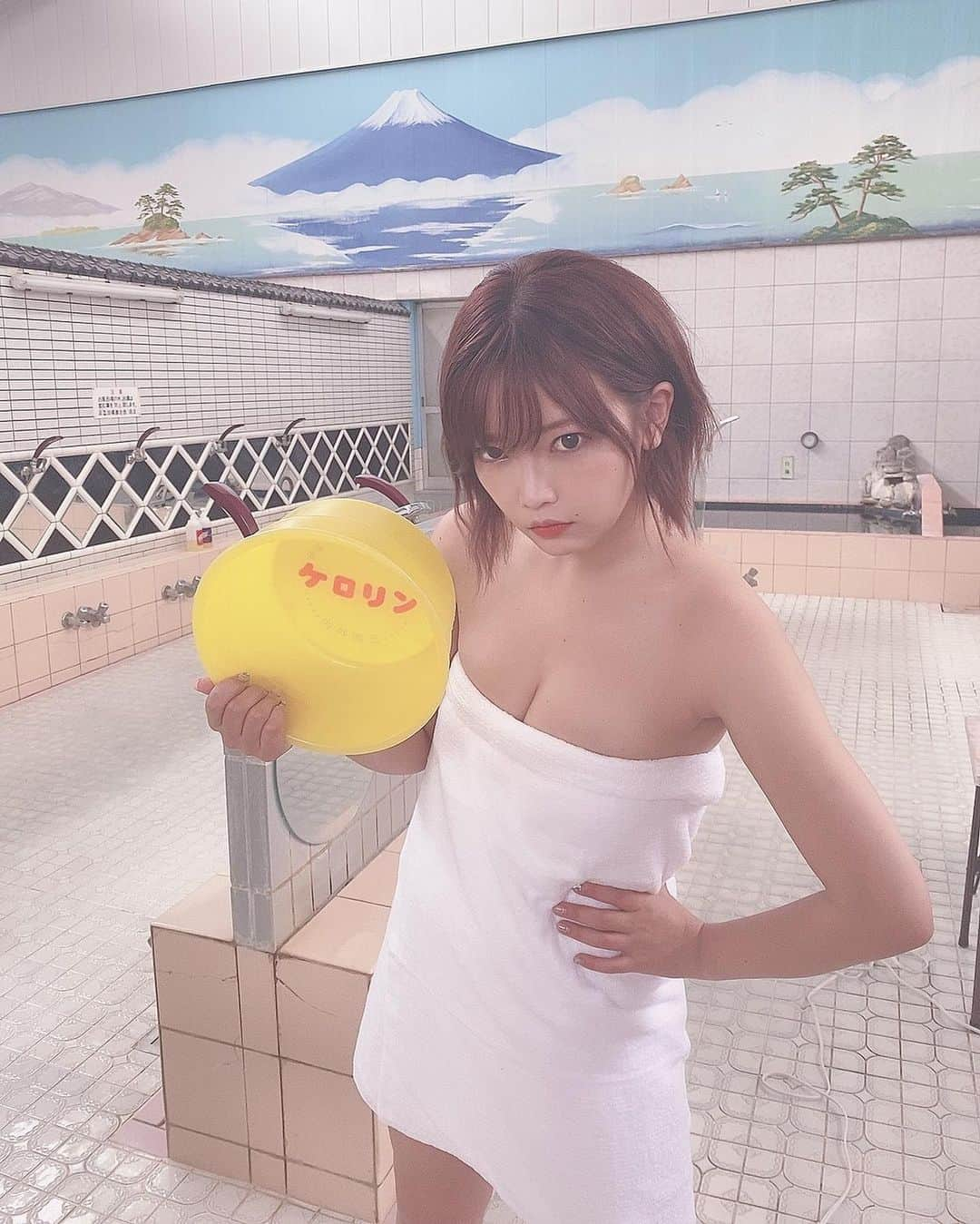 藤田恵名さんのインスタグラム写真 - (藤田恵名Instagram)「銭湯撮影♨️ 温泉行きたい🍶 お湯ｯｯ！お湯ｯｯ！お湯ｯｯ！」6月27日 16時08分 - enamelchan