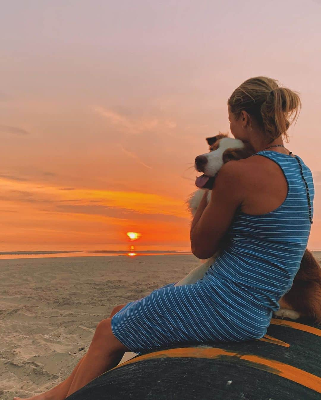 ダフネ・シパーズさんのインスタグラム写真 - (ダフネ・シパーズInstagram)「Yesterday’s beautiful sunset at the beach of Zeeland ☀️🌊😊」6月27日 16時28分 - dafne_schippers