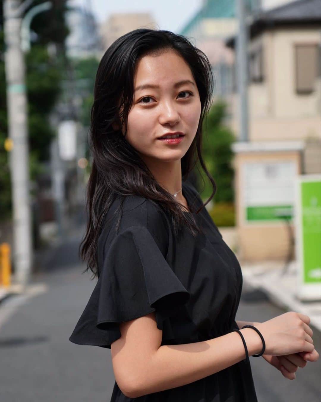 工藤綾乃のインスタグラム：「あ、ヘアゴム。」