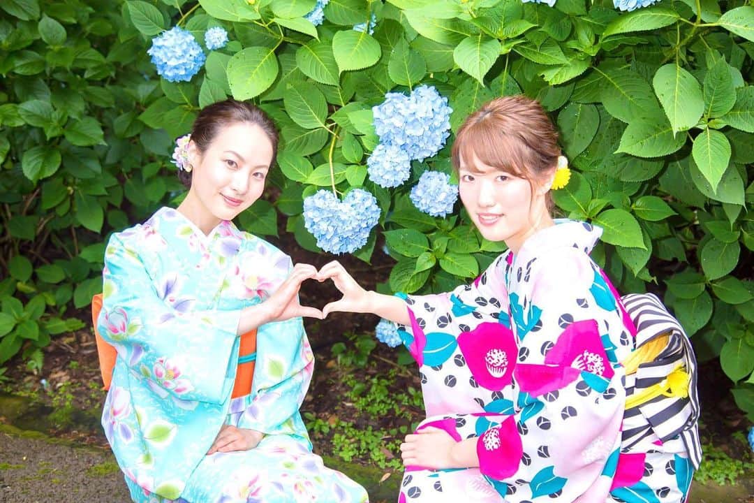 のインスタグラム：「ハートのあじさい💗 . とっても可愛いですね☺️💕 .  #金沢観光 #金沢着物 #金沢ランチ #金沢グルメ #撮影 #兼六園 #東茶屋街 #21世紀美術館 #着物ヘア #ヘアセット #和服 #着物 #レトロ着物 #アンティーク着物 #着物女子 #着物コーディネート#きもの  #kimono #kimonorental #kimonostyle #kimonogirl #japanesekimono #和服體驗 -----*----*------*-----*----*-------- @kokoyui_kimono ⚫︎金沢駅前 着物レンタル心結(ここゆい) ⚫︎営業時間 : 9:00〜18:00 ⚫︎address : 金沢市本町1-3-39 ⚫︎tell : 076-221-7799 ⚫︎金沢駅から徒歩5分 ⚫︎コインパーキング補助  @kokoyui_furisode #成人式 #卒業式 #振袖 #結婚式 @kokoyui753 #お宮参り#七五三」