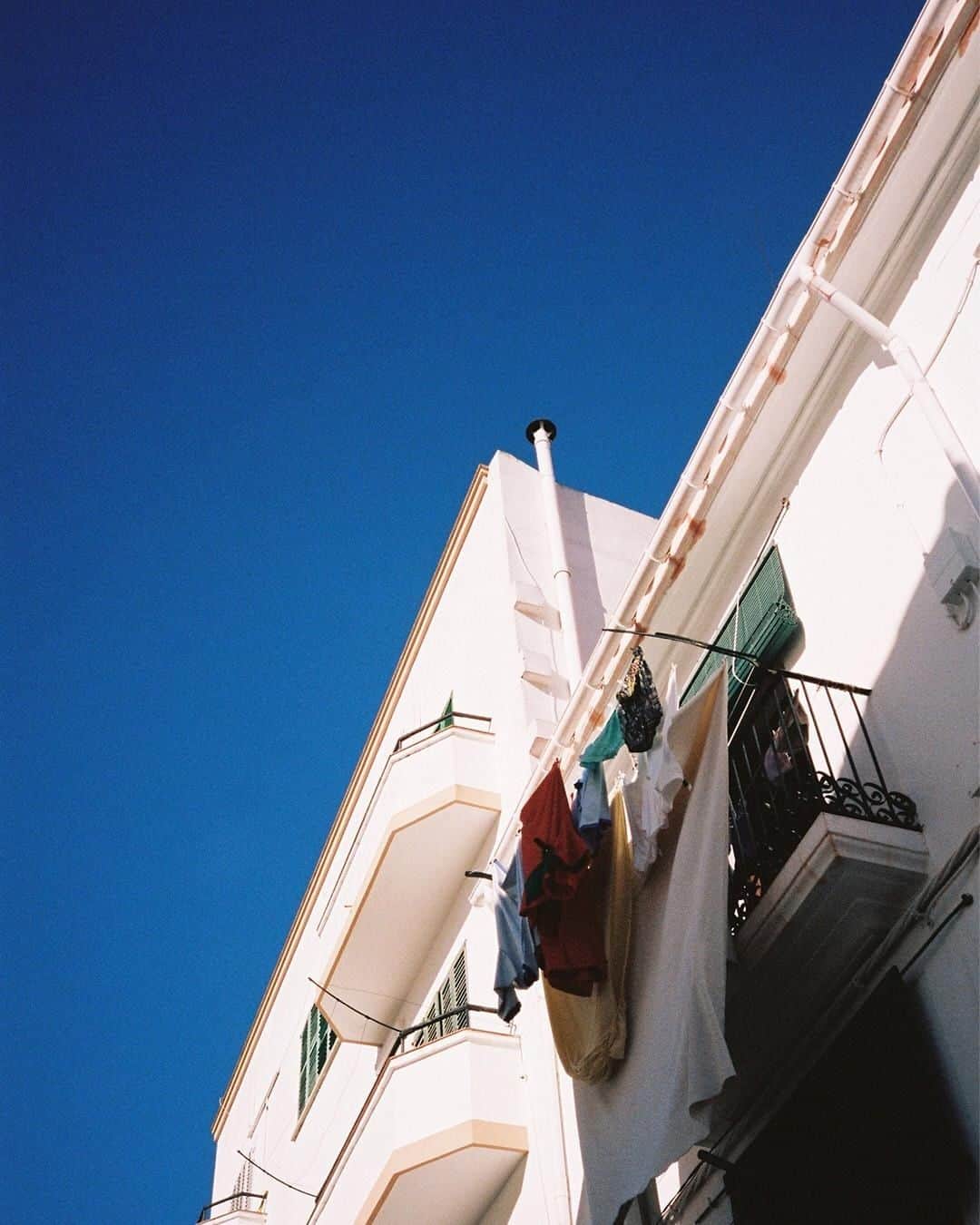 タラジャーモンさんのインスタグラム写真 - (タラジャーモンInstagram)「Souvenir de notre shooting à Ibiza, là où le sable est chaud et le ciel est bleu ! 💙 - Memory of our last shooting in Ibiza, where the sand is warm and the sky is blue! 💙  #shooting #summermood #tarajarmon」6月27日 17時00分 - tarajarmon