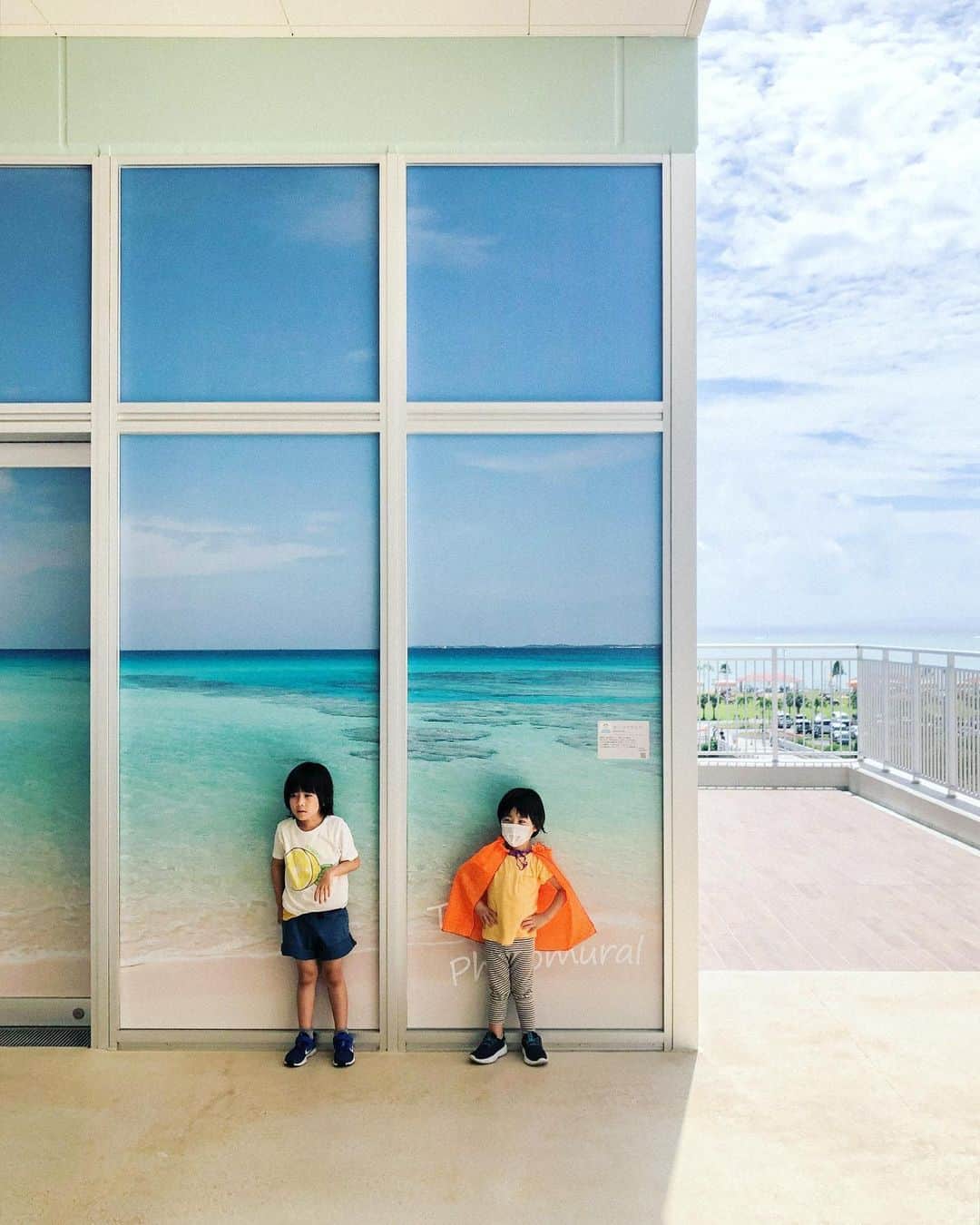 セソコマサユキのインスタグラム：「イーアス沖縄豊崎に父ちゃんの写真があったよ。  #沖縄 #セソコマサユキ #写真 #イーアス沖縄豊崎」