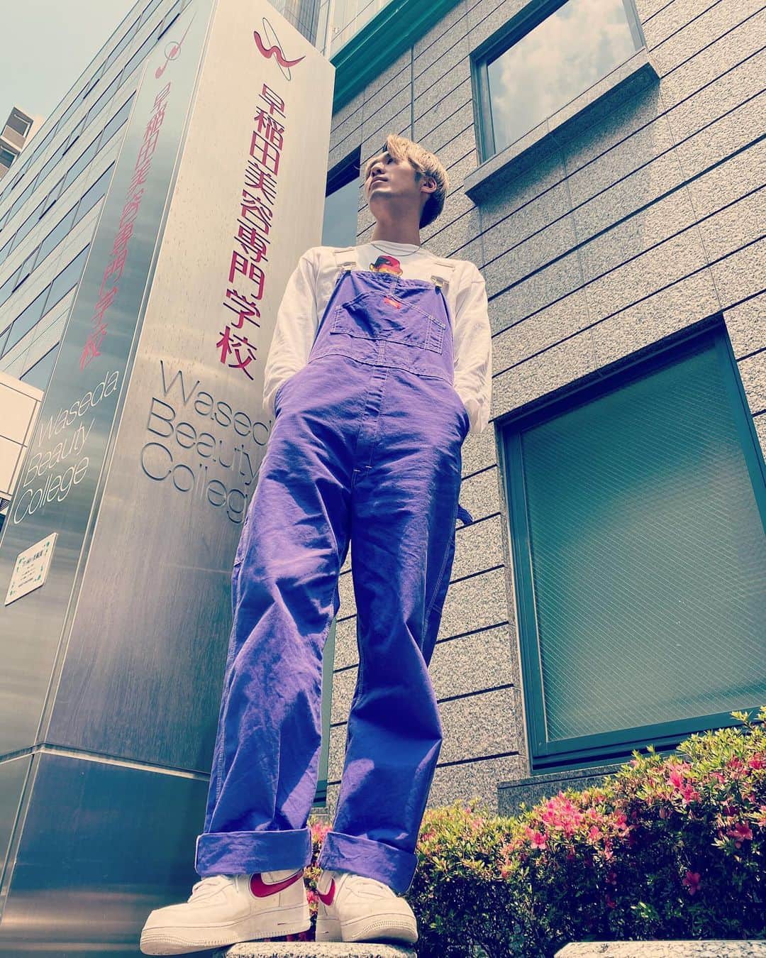 のインスタグラム：「✨早稲美ファッションスナップ✨ 21C スギモト　リュウト  #ファッションスナップ#fashionsnap #tops#polo#bottom #dickies #shoes #airforce #コーデ #codenate #hairsalon#guzzle #ootd#ストリートファッション#オーバーオールコーデ #おしゃれさんと繋がりたい  #ポートレート#美容学生と繋がりたい #ファッションコーデ#美容師#美容師さんと繋がりたい  #美容学生 #hairstyle#haircolor #美容師コーデ #ヘアアレンジ#早稲美#早稲田美容専門学校」