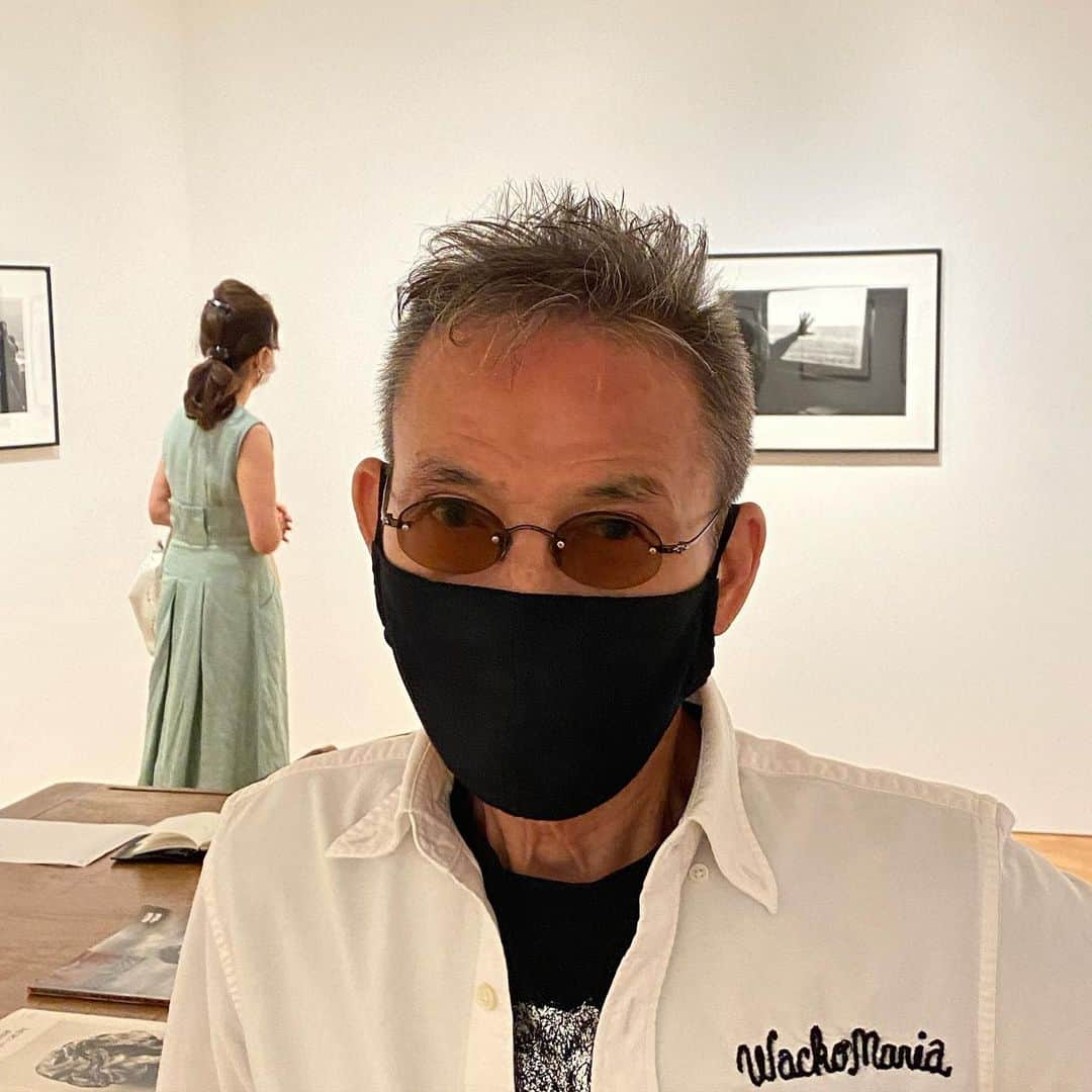 のインスタグラム：「操上さんの展覧会が美しかった！ @takaishiigallery」
