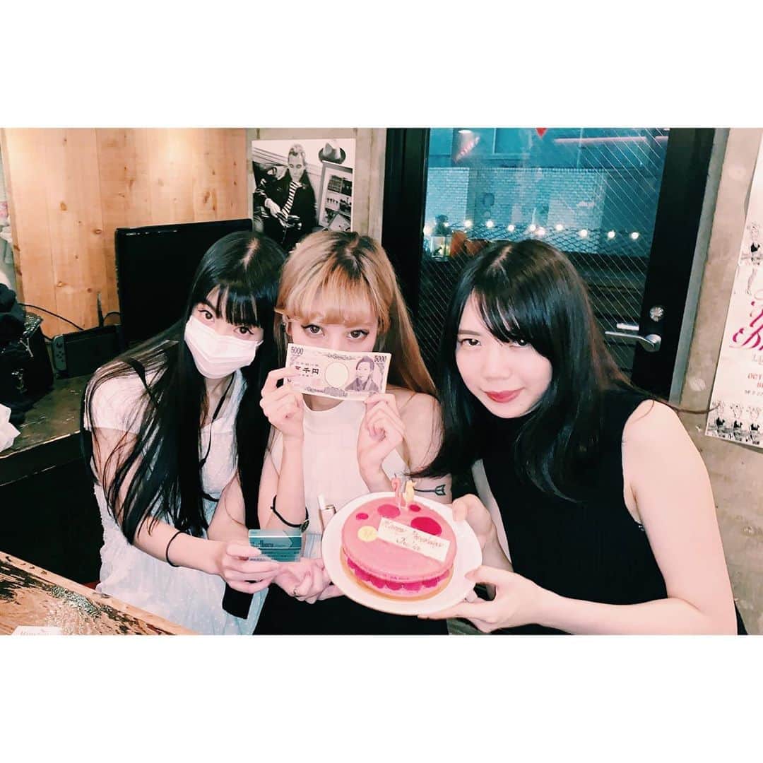 中川ジュリアのインスタグラム：「やっと会えて嬉しい🥺3ヶ月ぶりくらい！ありがとう💃」