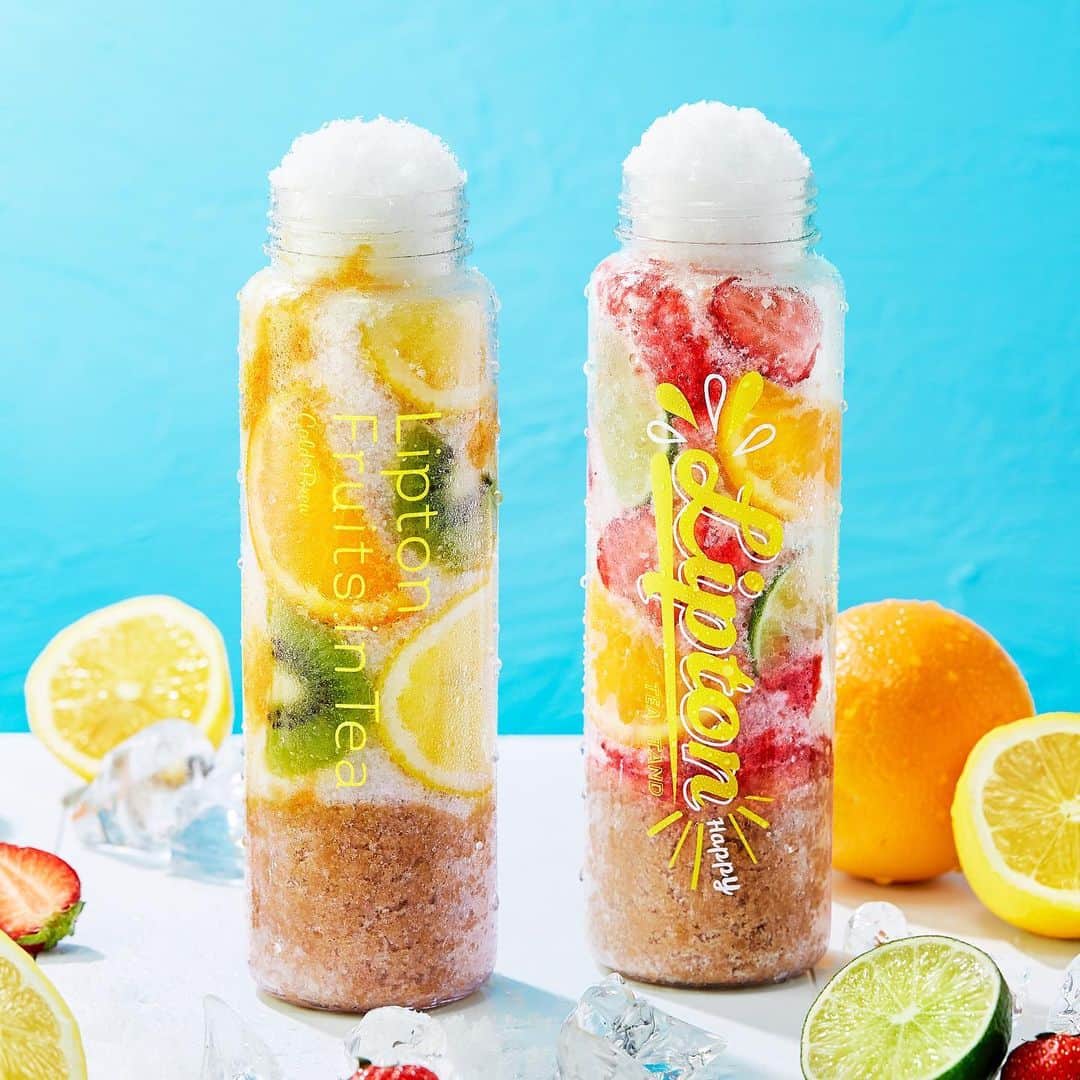 リプトンのインスタグラム：「フルーツインティーがかき氷に！？新メニュー、フルーツインティーパフェ氷をCHECK！☝ . 🍋Passion Fruits…フレッシュシトラスと南国の香りでアツい夏をクールにエンジョイ！ 🍓Strawberry…甘いストロベリーにライムをギュッ。はずむおいしさでジョイフルな気分に！ . ひんやりするパフェ氷、今年の夏のお供にしてみてね🍧 #リプトン #Lipton #FruitsinTea #フルーツインティー #パフェ氷 #パフェ氷PassionFruits #パフェ氷Strawberry #ColdBrew #コールドブリュー #リプトンコールドブリュー #水出しアイスティー #水出し紅茶 #癒し #リラックス #Happy #期間限定 #LiptonTEASTANDFruitsinTea #ComingSoon #リプトンでつながる」