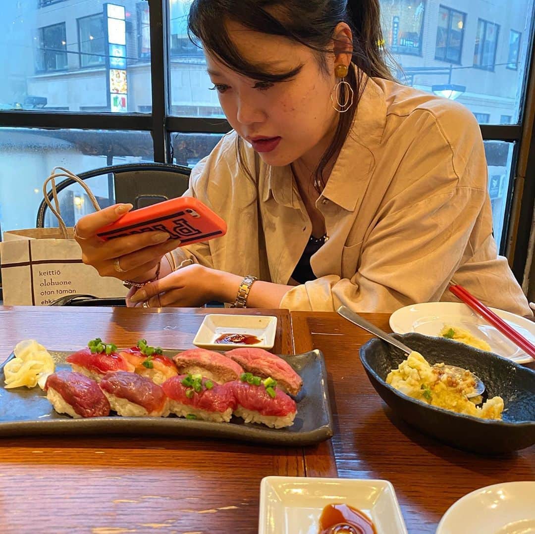 DJ ATSUのインスタグラム：「M.E.Iに肉寿司をゴチになりました。﻿ ありがとう！贈り物も嬉しかったです。﻿ そして2軒目のGorillaまでも。﻿ Riceさんにも久しぶりに会えて嬉しかった！﻿ ﻿ 例の保険、また相談しますーw﻿ ﻿ 最近、人様にご馳走になってばかりですいません。でも甘えれる時は甘えてしまおうww」