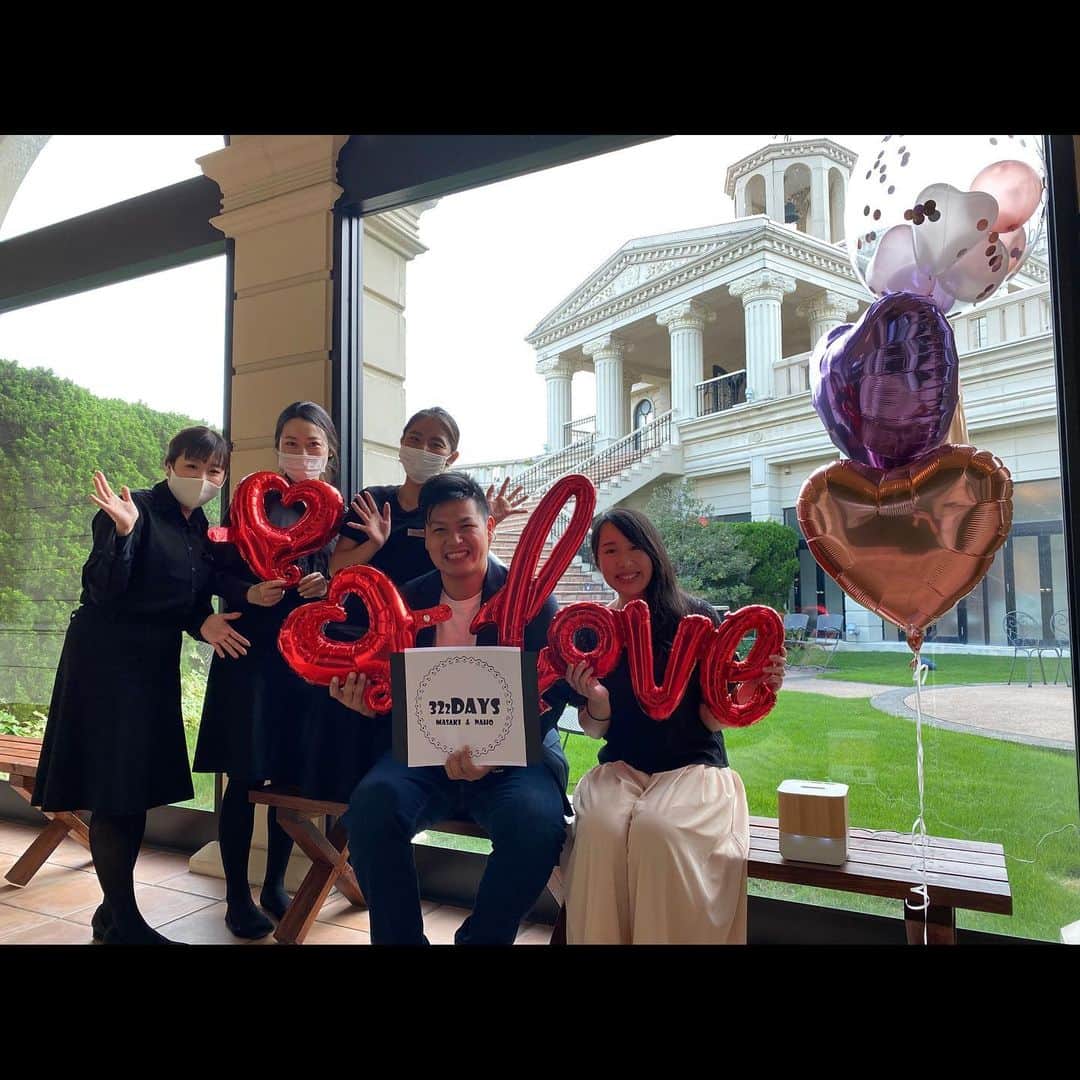 金沢結婚式 ヴィラグランディス金沢のインスタグラム：「❤️ . 結婚式まで…322日💓 . 322日なんて絶対あっという間😢 . とーってもいいお二人なんです〜😭 もっと一緒に居られる 期間が長くなって嬉しいっ🥺💓笑 . .」
