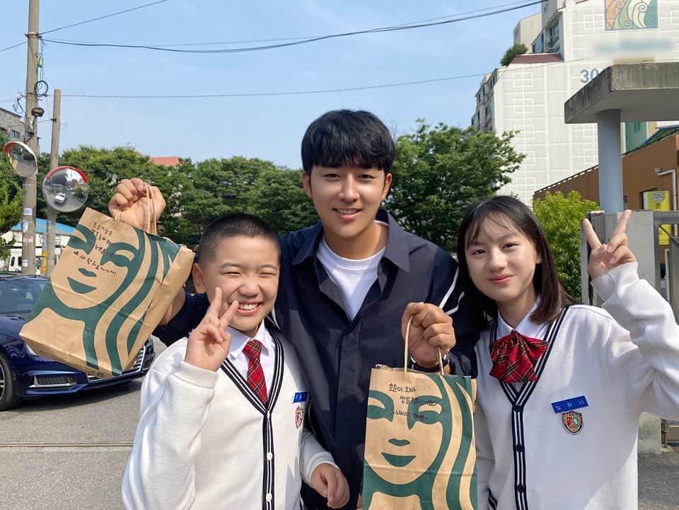 ソン・ホジュンさんのインスタグラム写真 - (ソン・ホジュンInstagram)「귀요미들의 생일 축하🎂많이 고마워^^ #우리사랑했을까 #동찬 #대오 #하늬」6月27日 18時40分 - sonhojun_official