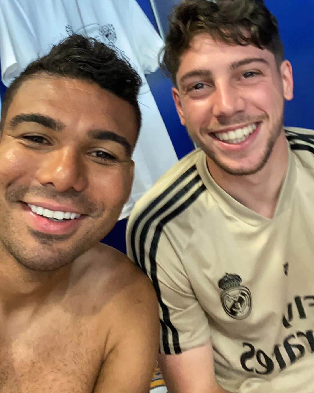 フェデリコ・バルベルデさんのインスタグラム写真 - (フェデリコ・バルベルデInstagram)「Preparados para mañana 🤜🏼🤛🏼 #tamojunto #RMLiga」6月27日 18時52分 - fedevalverde