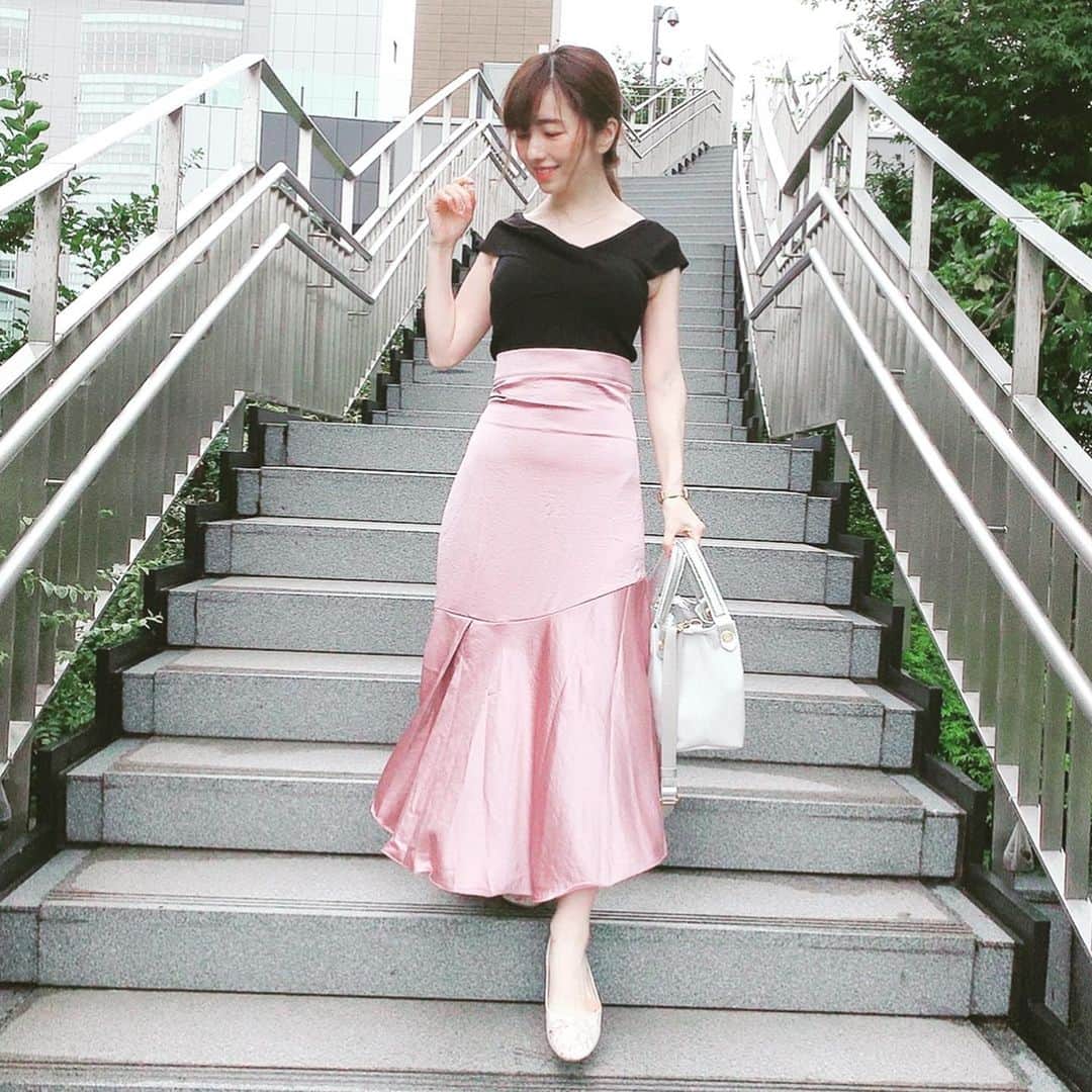 早川愛さんのインスタグラム写真 - (早川愛Instagram)「💕💕 ﻿ ﻿ pink...💕💕﻿ 後ろの編み込みがかわいい💕💕﻿ Mサイズにしたけど私はSでもよかったみたい🤔﻿ でも編み込みの紐で調整可能だよ🙆‍♀️ ﻿ ﻿ ﻿ ﻿ スカート @mite__official ﻿ #ミテガール﻿ #ウーミーPR﻿」6月28日 5時56分 - megumegu_1006