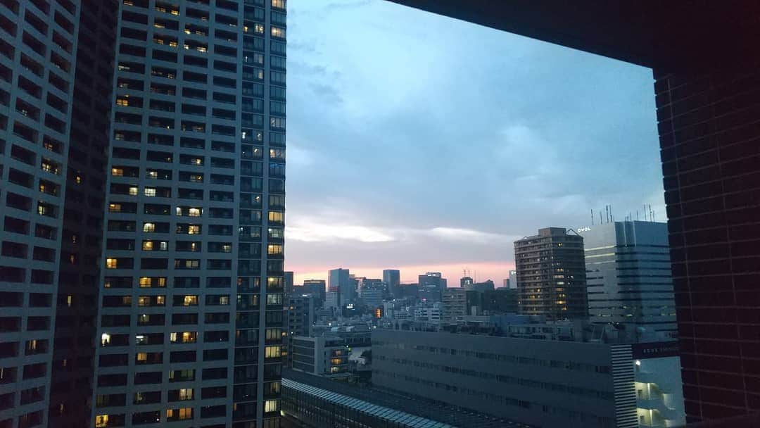 松坂南さんのインスタグラム写真 - (松坂南Instagram)「夕景好き❤️ #lovethesky  #tokyo」6月28日 4時29分 - minami_matsuzaka