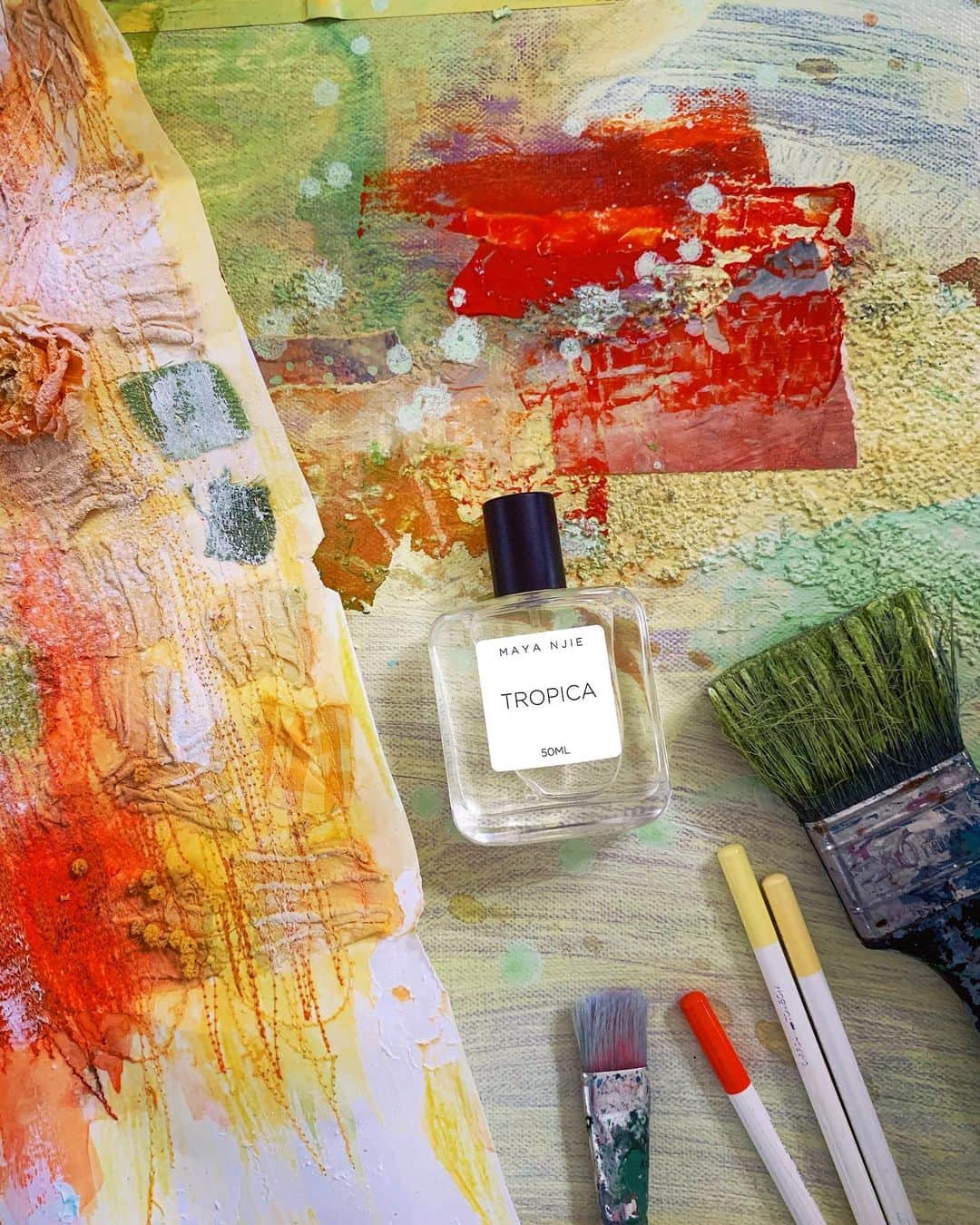 Tea and sittingのインスタグラム：「🧡👃🏼✨...I’m still in process mode with my painting of @maya.njie.perfumes scent #Tropica ... ( I’ll share a bit more of where I’m up to with it tomorrow ) but as it’s #blackpoundday I wanted to point you in her direction and encourage you to invest in her incredible perfume...you won’t be disappointed, you’ll be obsessed!! 🌿🤩 ( I’ve also shared some other black owned businesses in my stories @juleshoganknitwear @sikadesigns @nakedclayceramics @thepeopleshop @shopgoki and @neoma_design as well as links to buy or rent @ogetheyogi ‘s debut film #invisibleportraits )  #synesthesia #synaesthesia #synesthesiaart #scentpainting #sensoryplay #supportblackbusinesses」