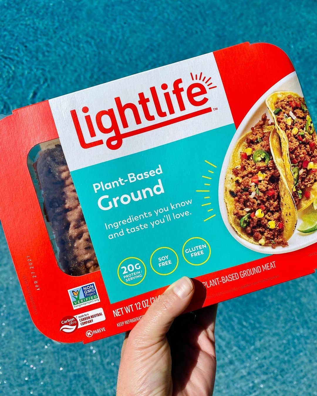 Gaby Dalkinさんのインスタグラム写真 - (Gaby DalkinInstagram)「It’s a nacho kinda day over here!! #ad These beauties are loaded with the newly reformulated @lightlifefoods Plant-Based Ground, plenty of cheese, beans, corn, pickled onions, cilantro, green onions and more. And let me tell you - the Plant-Based Ground is incredible! Made with simple ingredients and nutritionally balanced, it’s a deliciously guilt-free option that can do it all! It’s a vegetarians dream platter of nachos and I’m INTO IT. #Lightlife」6月28日 5時00分 - whatsgabycookin
