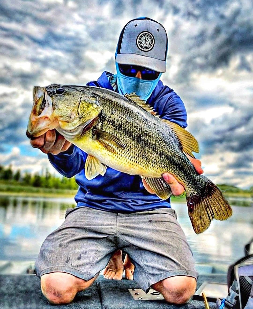 Filthy Anglers™さんのインスタグラム写真 - (Filthy Anglers™Instagram)「Saturday’s are for the big girls right?! Our friend from Michigan - Sean @seanhawley30 landed this beautiful largemouth the other day. It’s been a grind for him as of late but that hasn’t stopped him. What’s your go to bait when the fish aren’t cooperating? Comment below. Congrats on the catch Sean you are Certified Filthy www.filthyanglers.com #fishing #bassfishing #outdoors #nature #angler #getoutside #bigbass #anglerapproved #nature #kayakfishing #filthyanglers #getfilthy #teamfilthy #smallmouth #bass #trout #salmon #sunfish」6月28日 5時34分 - filthyanglers