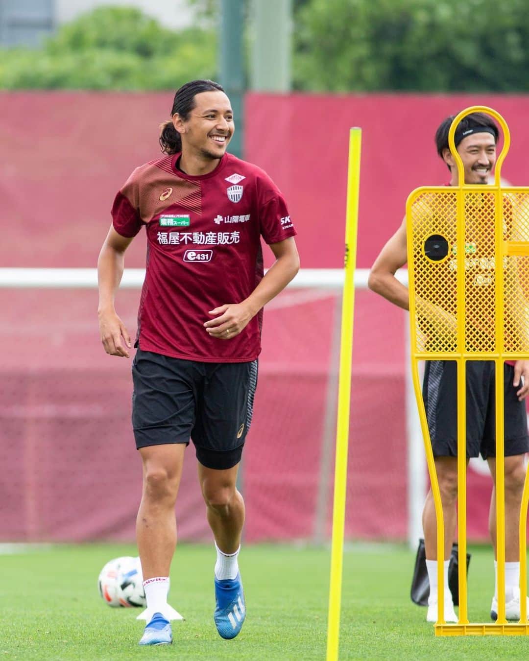 大崎玲央のインスタグラム：「One week to go🤙🏽 #ヴィッセル神戸 #visselkobe #wearekobe #activital」