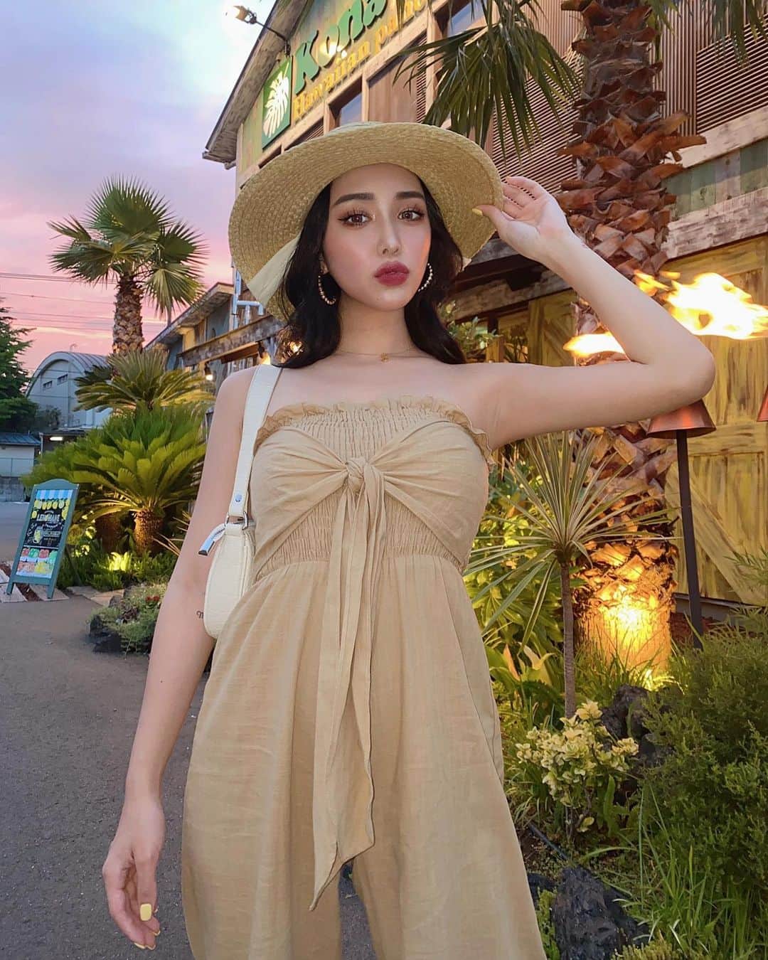 のインスタグラム：「🌴🌴🌴 @yuki___0527_ さんのブランドが6/19から 𝗖'𝗟𝗘𝗡𝗔になってリニューアルオープンしたよ💛🍌 . 👚 @clena.official 👠 @mirror.me_official . #clenaofficial」