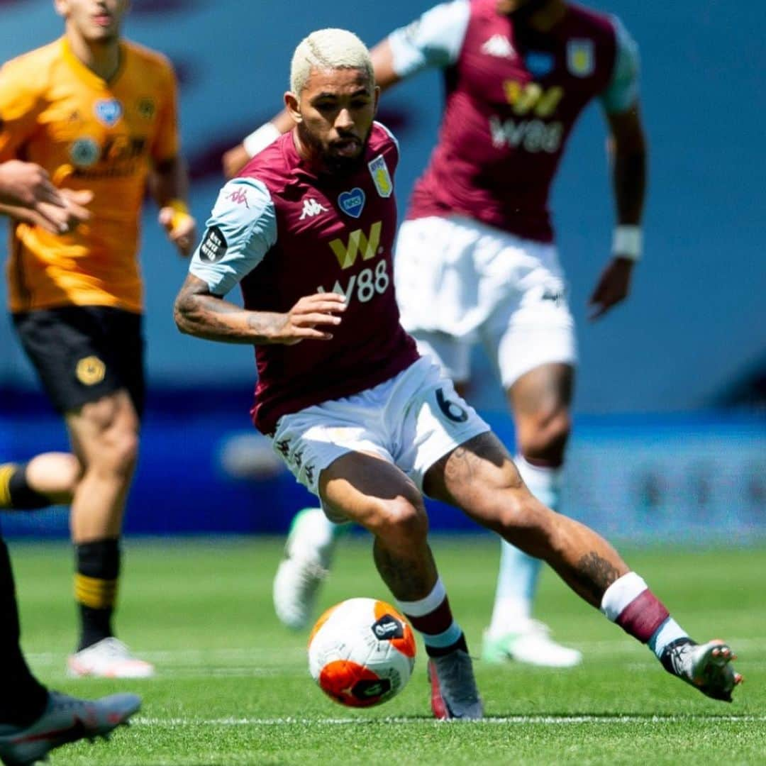 アストン・ヴィラFCさんのインスタグラム写真 - (アストン・ヴィラFCInstagram)「HT: Aston Villa 0-0 Wolves. Tense and tight at Villa Park so far 😬 #AVLWOL #AVFC」6月27日 21時26分 - avfcofficial