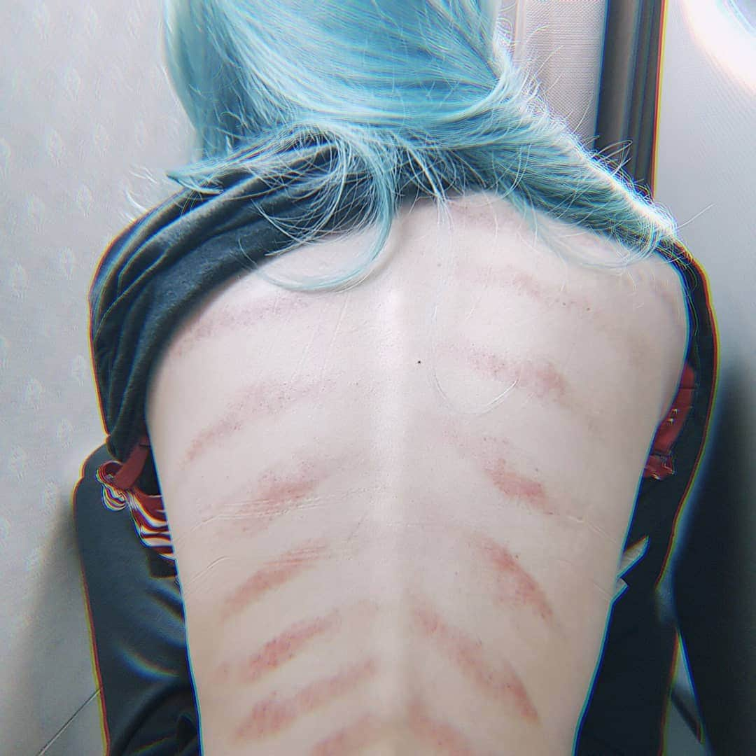 エリッサ・ヤマダさんのインスタグラム写真 - (エリッサ・ヤマダInstagram)「turquoise hair photo dump 🦄」6月27日 22時10分 - elleyamada