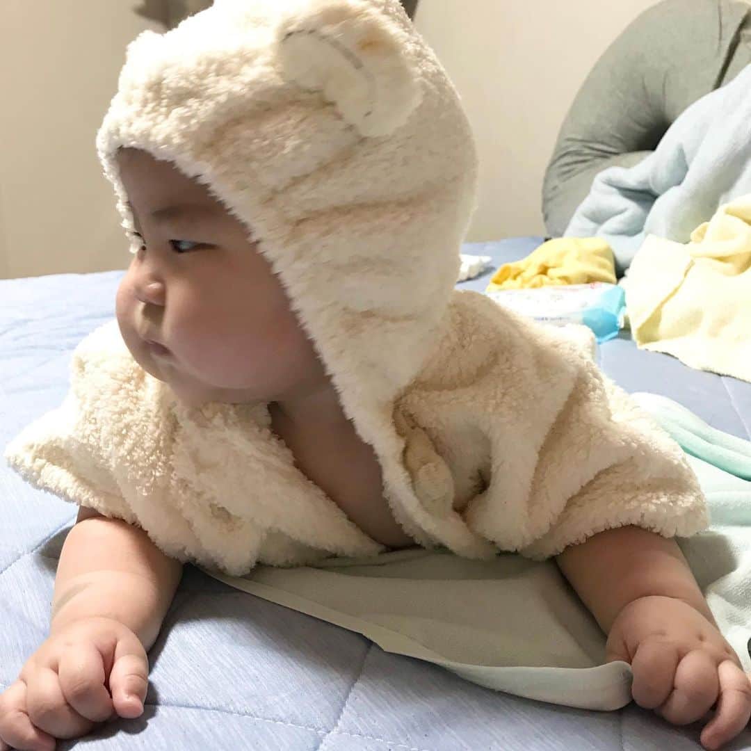 のインスタグラム：「#クレしんほっぺ  たまらん🤤💕 . Sooooooooooo much adorable chubby cheeks.😍😍😍 #男の子ベビー #男の子ママ #男の子 #7ヶ月ベビー #babyboy #7monthsbaby #親バカ部ig_baby  #親バカ部 　#0歳　#新米ママ　#ベビー　#成長記録　#育児記録　#息子　#乳児 #赤ちゃん #赤ちゃん写真 #こそだてぐらむ #赤ちゃんのいる生活 #chubbycheeks」