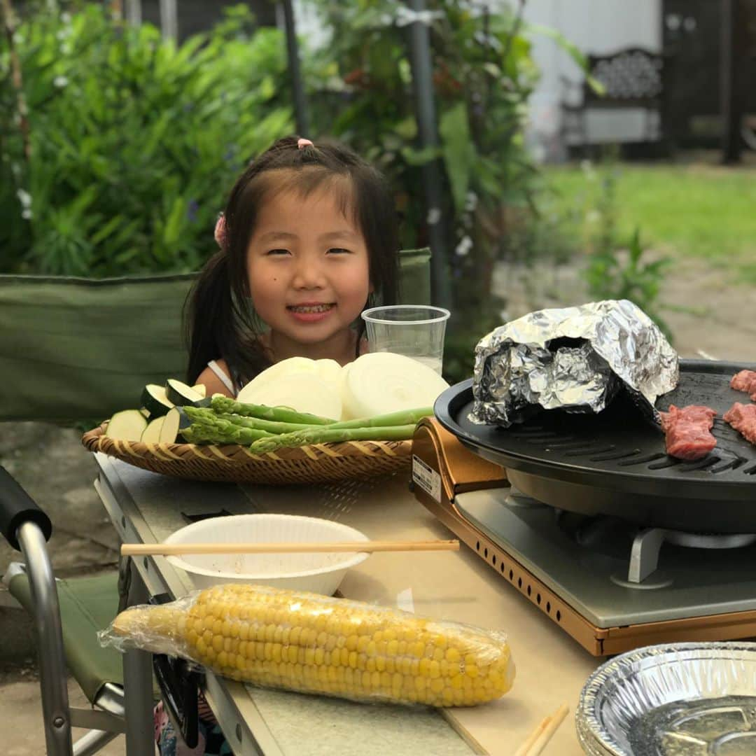 柴犬リリコさんのインスタグラム写真 - (柴犬リリコInstagram)「3ヶ月ぶりにみんなでBB🧓🏻のお家🏡に行ってきました❣️帰る時は置いて行かれまいと必死にアピールするリリコさん😅  #古希祝い  #70歳 #happybirthday」6月27日 22時43分 - ke_rock_