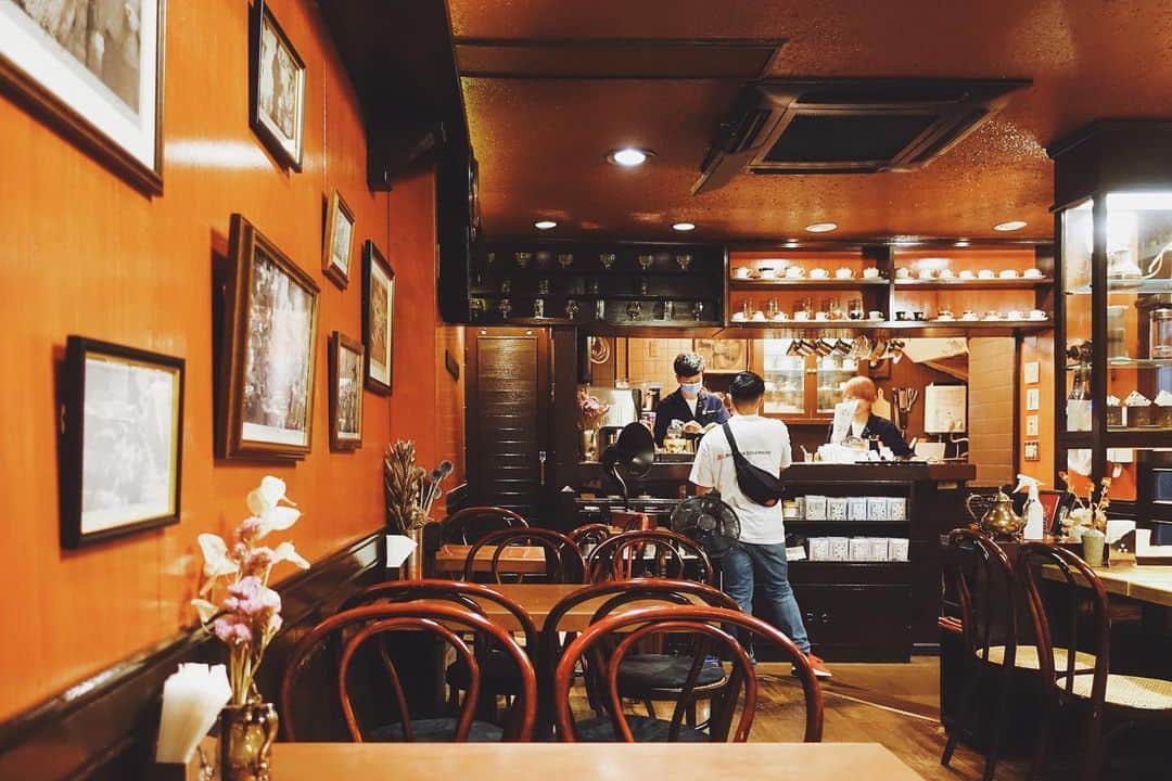 momo8631さんのインスタグラム写真 - (momo8631Instagram)「2020.06.27 食後にコーヒー飲みたいな〜と思って Google マップで見つけたお店にふらっと入ってみたら 雰囲気良すぎて、毎日来たくなる店だなと思った。 ...... #coffee #cafe #lilocoffeekissa #instagood #foodie #sony #rx100m3 #大阪 #心斎橋」6月27日 22時50分 - momo8631