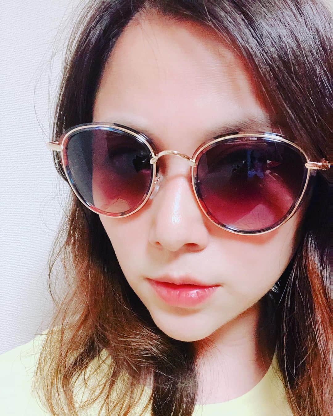 佐古真弓さんのインスタグラム写真 - (佐古真弓Instagram)「紫外線対策&視界確保の為、夏はサングラス必須なのですが 今年はサングラス➕マスクってキツイなぁ... #サングラス #マスクとサングラス」6月27日 22時54分 - _sacomayumi_