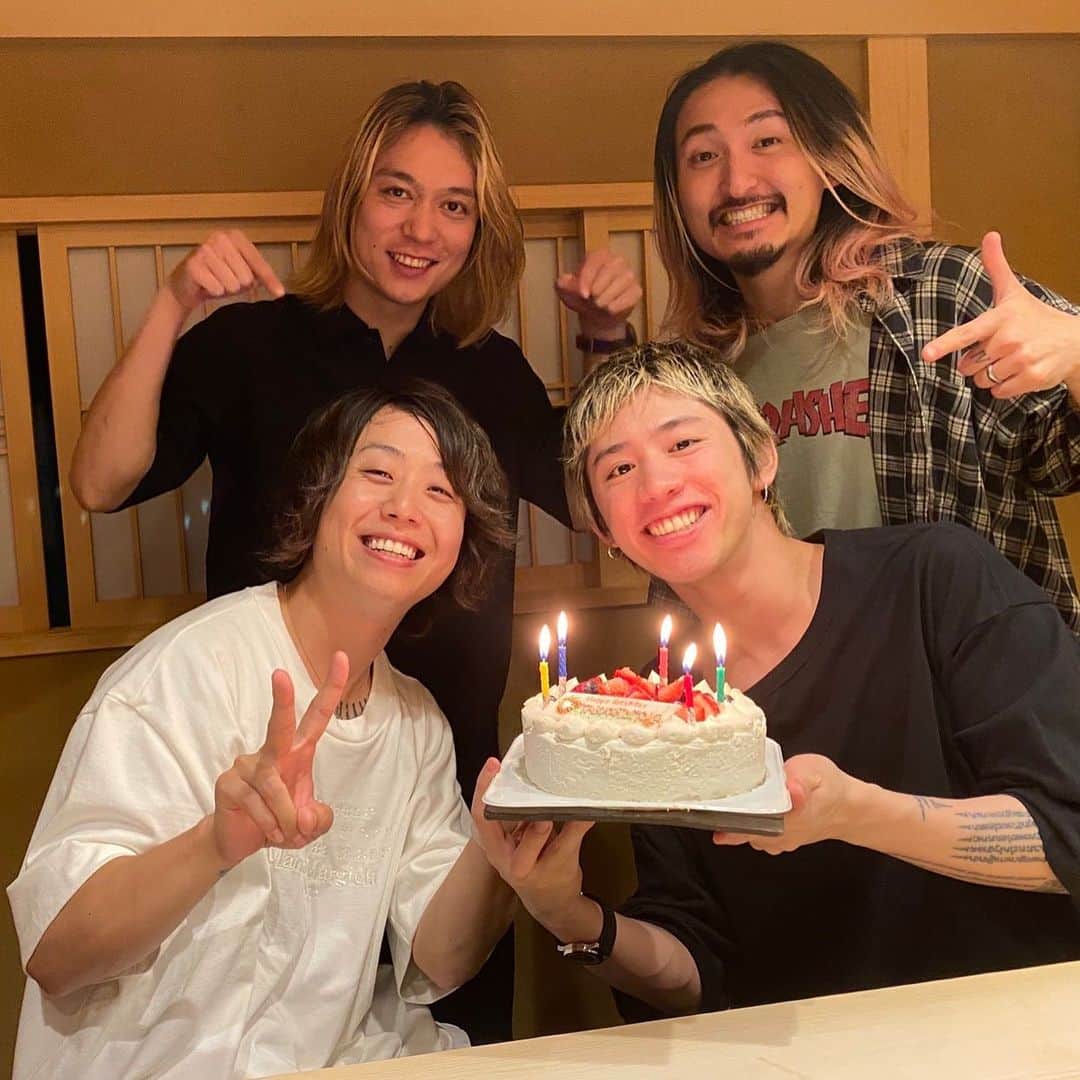 Toru さんのインスタグラム写真 - (Toru Instagram)「Happy birthday!!!! @tomo_10969  @10969taka  久々の再会からの初合同誕生日会。笑」6月27日 22時59分 - toru_10969