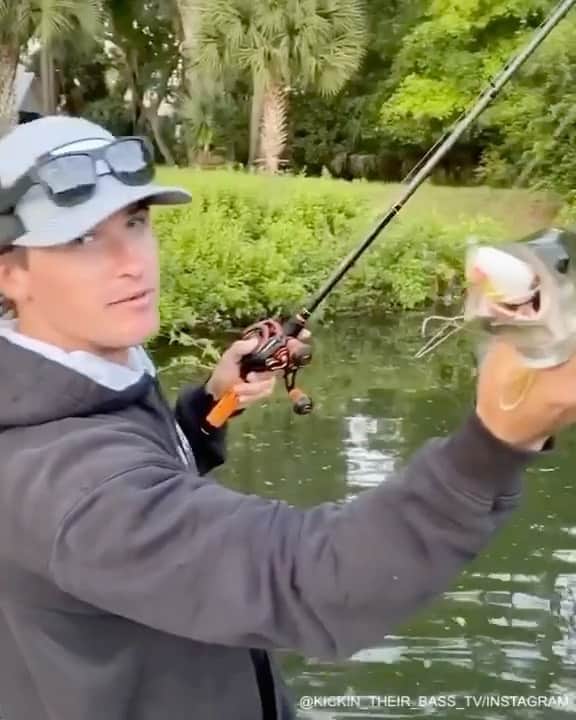 のインスタグラム：「He really casted and reeled in a fish in like five seconds. 😂😳 (via @kickin_their_bass_tv)」