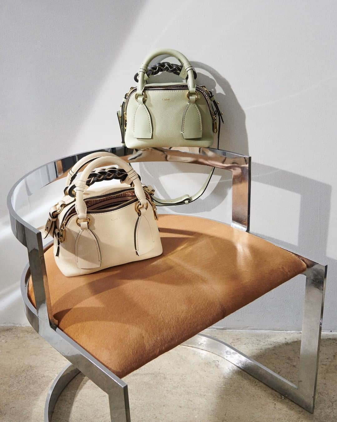 Chloéさんのインスタグラム写真 - (ChloéInstagram)「As summer gets underway, Daria arrives in new refreshing hues  Available now in boutiques and on chloe.com  #CHLOEgirls #CHLOE」6月28日 0時00分 - chloe