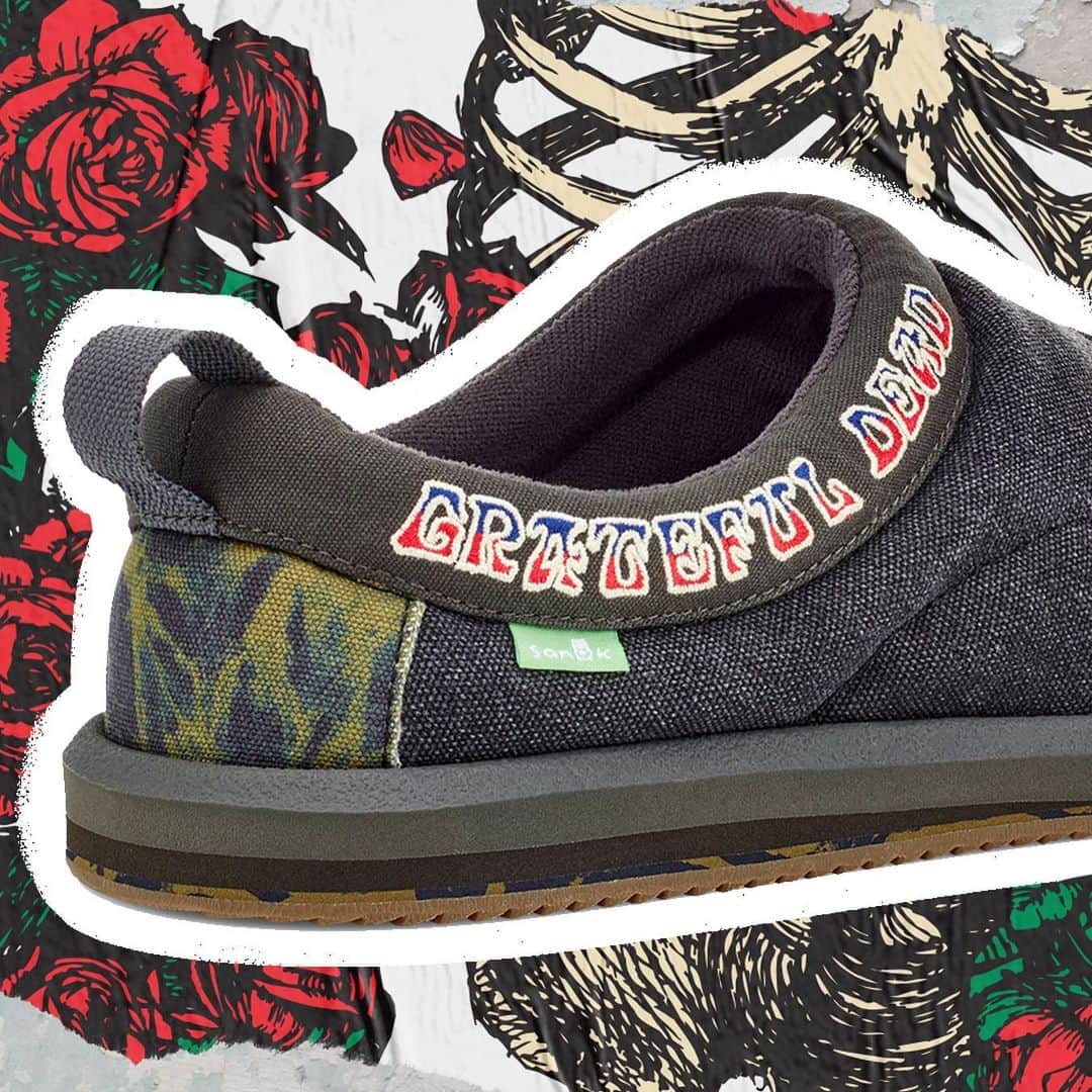 サヌークさんのインスタグラム写真 - (サヌークInstagram)「Need a miracle…for your feet? Then it’s high time to turn on, tune in and rock out with our latest SANUK & GRATEFUL DEAD™ collection of comfy, psychedelic kicks—featuring “Skull and Roses” embroidered patches and a classic band design. #SanukSidewalkSurfer #veganshoes #Sanuk #SmilePassItOn #MadeForTheJourneyToYourHappyPlace」6月28日 0時01分 - sanuk