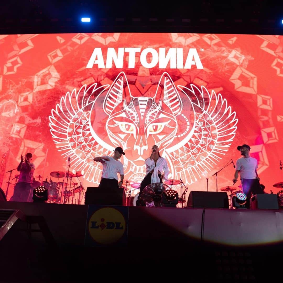 ANTONIAさんのインスタグラム写真 - (ANTONIAInstagram)「Last night felt so good being on stage! 📸:@andrei.via」6月28日 0時04分 - antonia