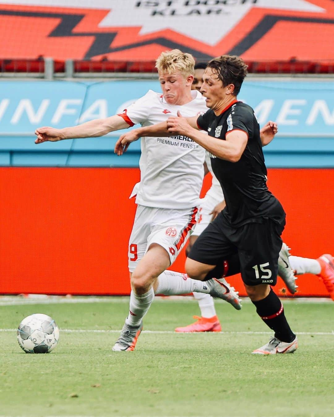 1.FSVマインツ05さんのインスタグラム写真 - (1.FSVマインツ05Instagram)「Zwei Lattentreffer, ein Abseitstor, 0:1 in Leverkusen ... aber dringeblieben! 🔴⚪️ #Klassenerhalt」6月28日 0時23分 - 1fsvmainz05