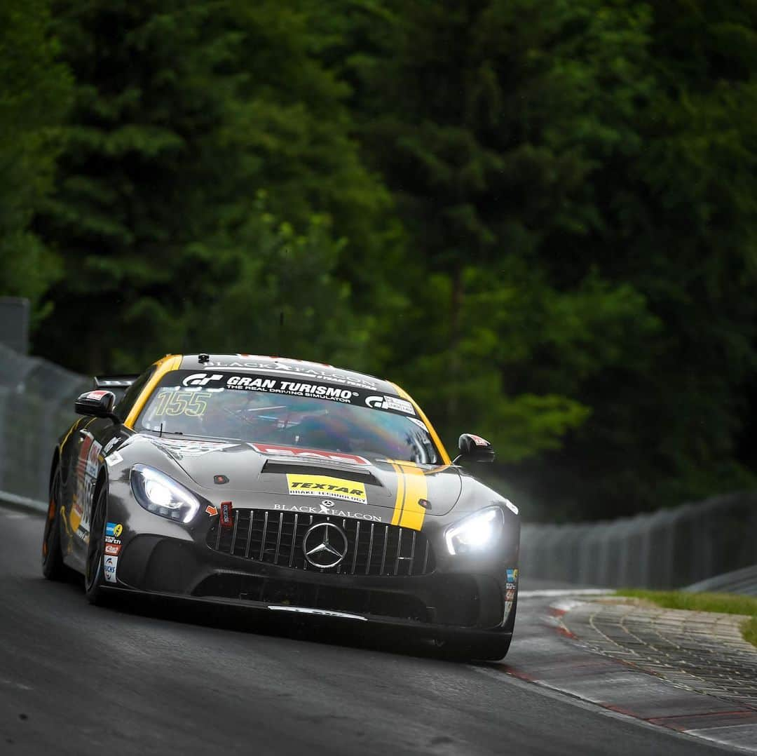 Mercedes AMGさんのインスタグラム写真 - (Mercedes AMGInstagram)「Double podium for Mercedes-AMG Motorsport after a thrilling final stint at the first race of the Nürburgring Endurance Series. The Mercedes-AMG Teams @hauptracingteam AutoArenA and @getspeed secured second and third place overall after @maroengel has put the #6 Mercedes-AMG GT3 on pole position in qualifying. With two more class podiums for the GetSpeed teams with starting numbers 8 and 23 as well as the class victory for the #155 @teamblackfalcon Mercedes-AMG GT4 our Customer Racing Teams rounded off a successful start of the season at the @nuerburgring!  #MercedesAMG #MercedesAMGMotorsport #AMGGT3 #AMGGT4 #VLN #Nuerburgring #Nordschleife」6月28日 1時25分 - mercedesamg