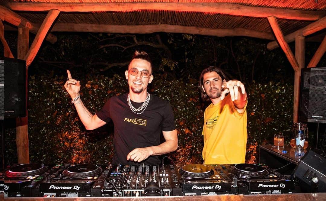 Dimitri Vegas & Like Mikeさんのインスタグラム写真 - (Dimitri Vegas & Like MikeInstagram)「We recorded a new set for @djmagofficial and @unicef 🙏 More info soon! Who's excited?」6月28日 1時58分 - dimitrivegasandlikemike
