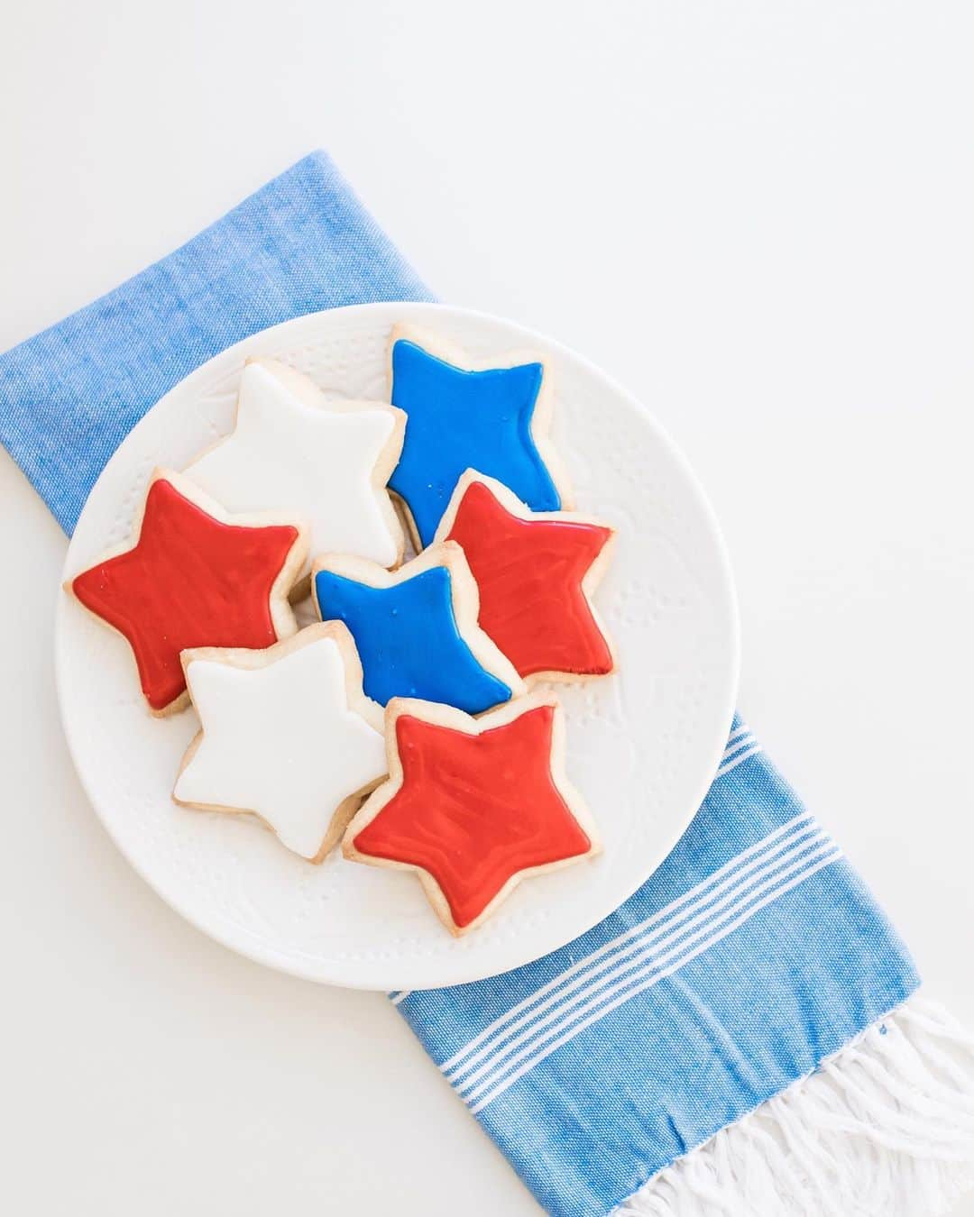 The Little Marketさんのインスタグラム写真 - (The Little MarketInstagram)「We've got new sweet treats for you from Homeboy Bakery! If you live in Los Angeles, you can now order festive star cookies for your summer picnics, backyard barbecues, and days at the beach. Link in bio to shop.」6月28日 2時05分 - thelittlemarket