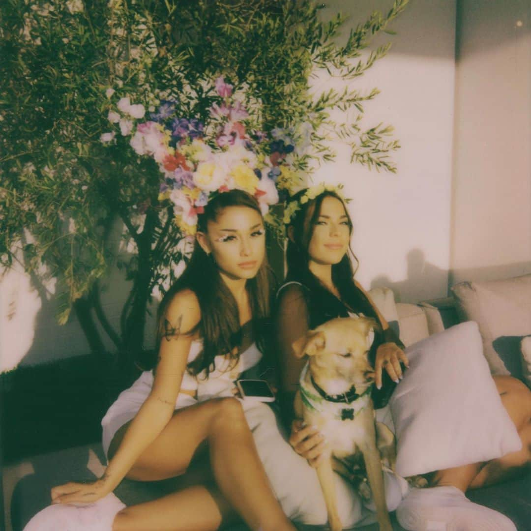 アリアナ・グランデさんのインスタグラム写真 - (アリアナ・グランデInstagram)「:)」6月28日 2時14分 - arianagrande