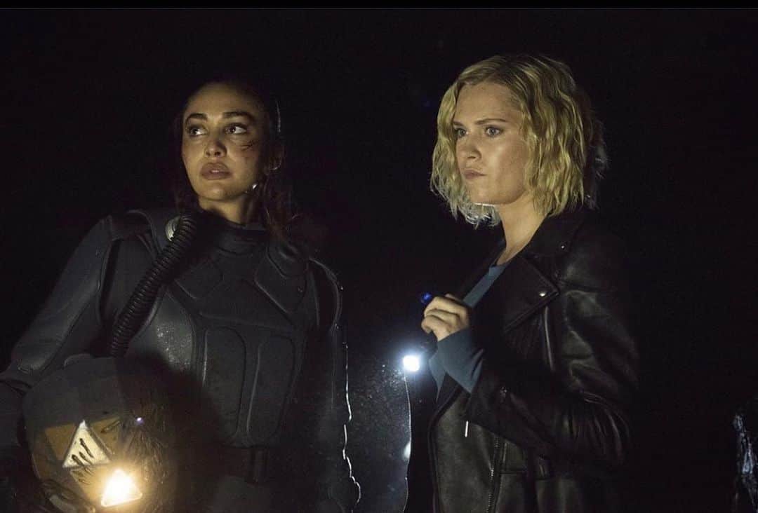 リンジー・モーガンのインスタグラム：「2 Queens*, 1 Nakara . . . Who watched this week’s episode?! . . . *(+1 more Queen & 2 Kings) @elizajaneface 👑  @jessicanoelleharmon 👑  @shannonkook 👑  @jarodjoseph 👑」