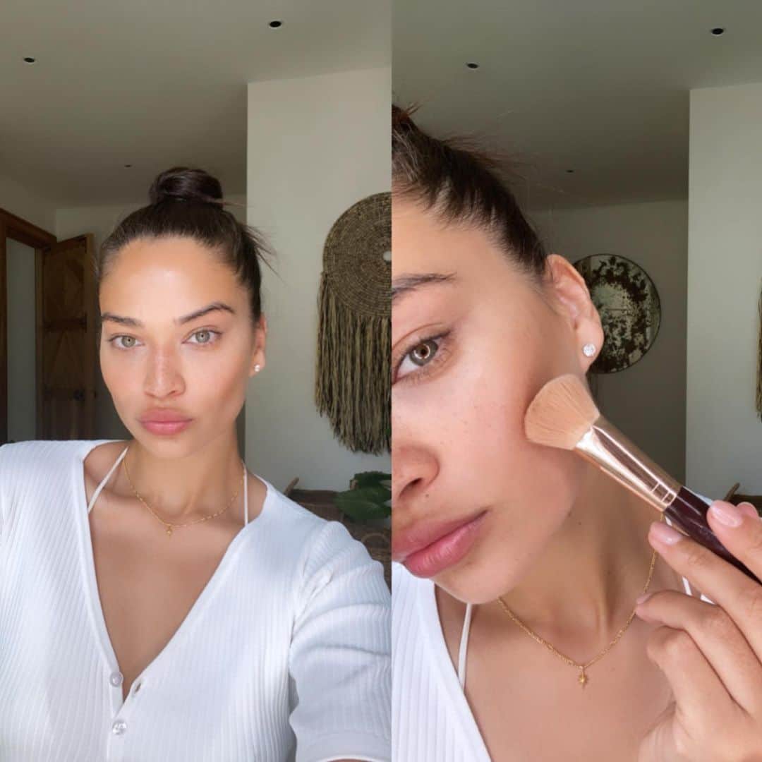 シャニーナ・シャイクのインスタグラム：「Learning a new habit ... putting clothes on ... doing my makeup 💄」