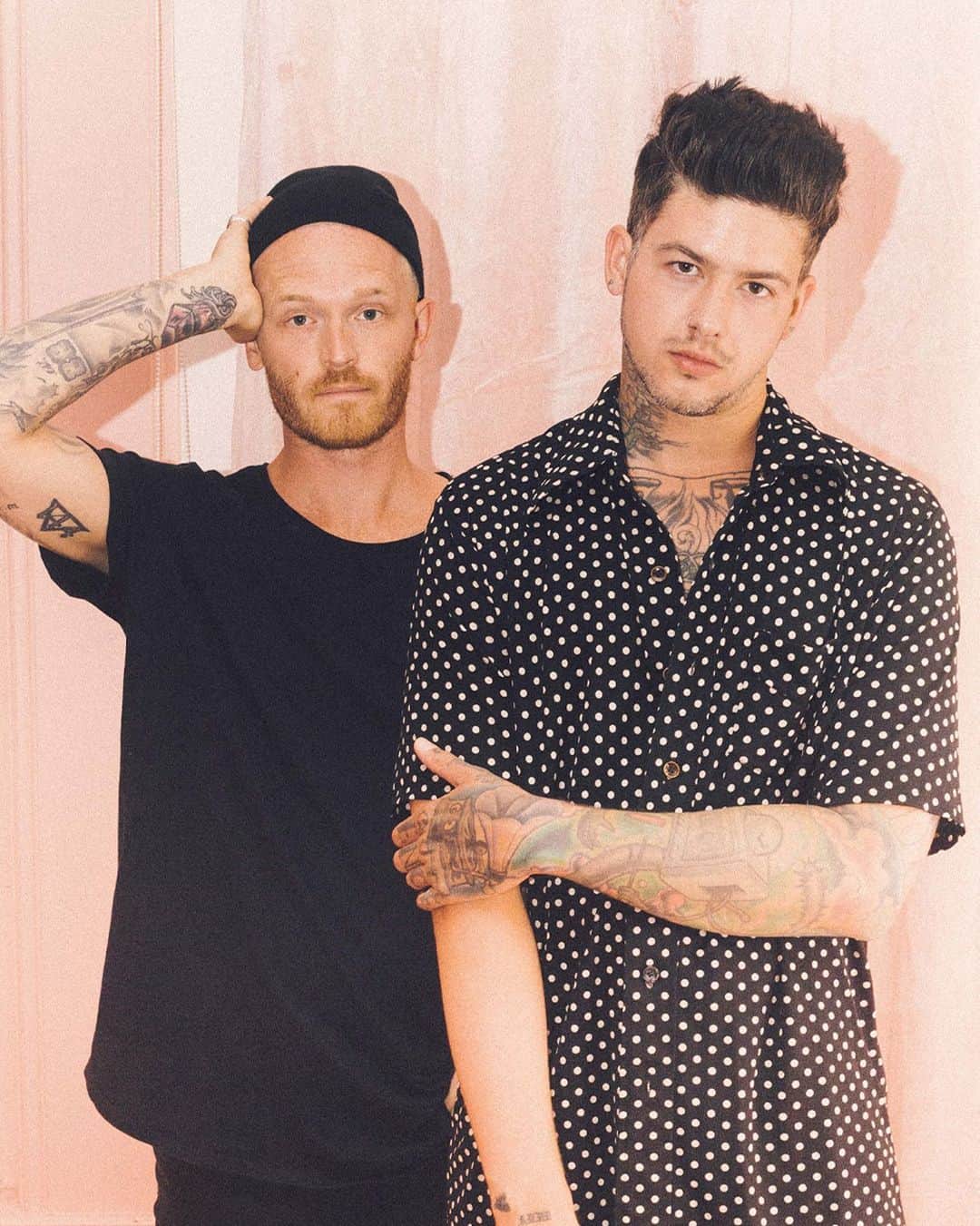 T・ミルズのインスタグラム：「california looks good on ya but it looks better on me (sorry nick)」