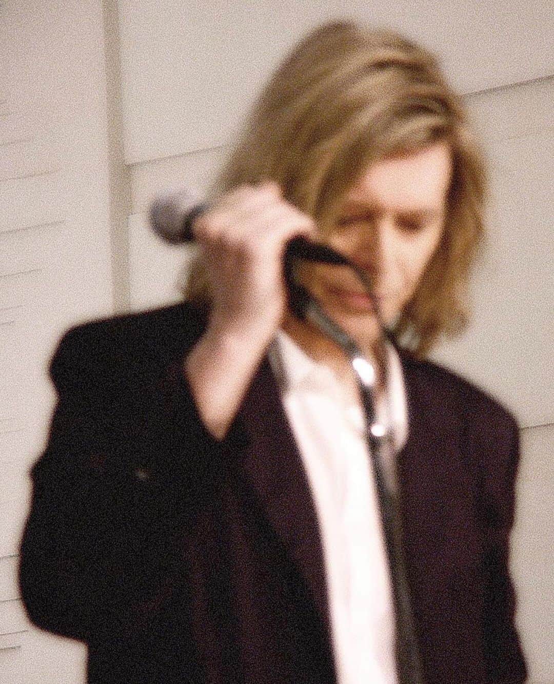 イマン・アブドゥルマジドさんのインスタグラム写真 - (イマン・アブドゥルマジドInstagram)「#rp @davidbowie TWENTY YEARS AGO TODAY: BOWIE AT THE BBC “Screaming above Central London…” Two days after his Glastonbury triumph, David Bowie was back in London on 27th June, 2000, for an exclusive performance at the BBC Radio Theatre to an intimate gathering of celebrities and BowieNetters.  Did you catch the broadcast a few months later, or were you lucky enough to be one of those actually there?  Check out the setlist and a few snaps by Total Blam Blam taken on the night.  01 - Wild Is The Wind 02 - Ashes To Ashes 03 - Seven 04 - This Is Not America 05 - Absolute Beginners 06 - Always Crashing In The Same Car 07 - Survive 08 - The London Boys 09 - I Dig Everything 10 - Little Wonder 11 - The Man Who Sold The World 12 - Fame 13 - Stay 14 - Hallo Spaceboy 15 - Cracked Actor 16 – I’m Afraid Of Americans  Encore: 17 - Ziggy Stardust 18 - The Jean Genie (Instrumental version while David left the stage) 19 - All The Young Dudes 20 - Starman 21 - "Heroes" 22 - Let's Dance  #BowieAtTheBeeb  #BowieBBCRadioTheatre  #Bowie2000」6月28日 3時36分 - the_real_iman