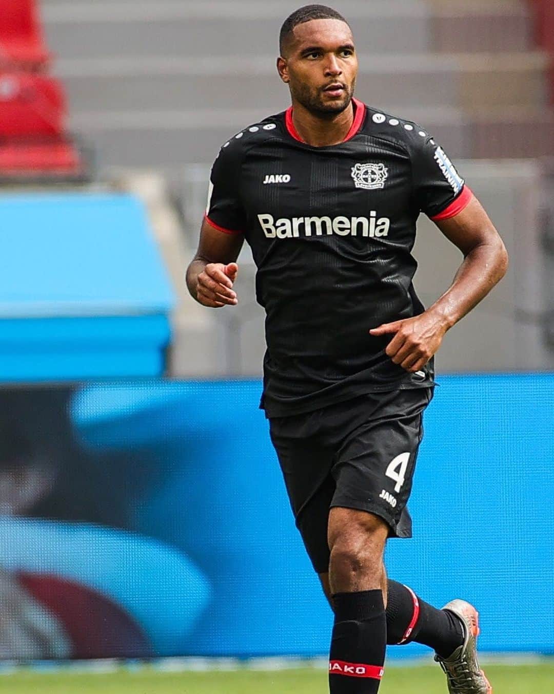 ヨナタン・ターのインスタグラム：「Eine Saison mit Höhen und Tiefen. Aber vor allem eine starke Saison von uns. Auch wenn wir uns zum Schluss alle einen Platz unter den Top 4 gewünscht hätten. Greifen wir gemeinsam unser letztes Spiel, unser Finale in Berlin an. 💪🏾」